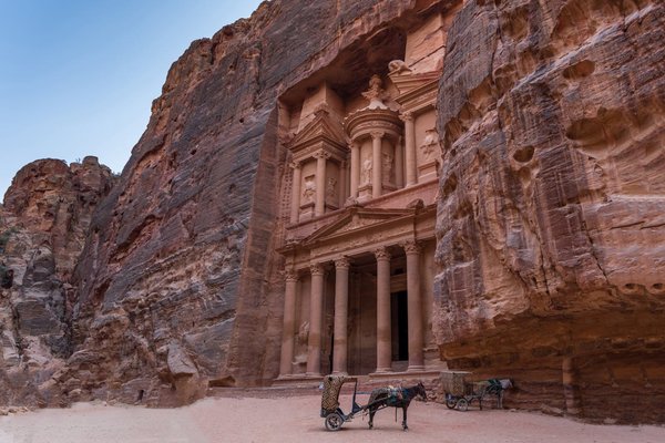 Comment explorer les temples anciens de Pétra, Jordanie?